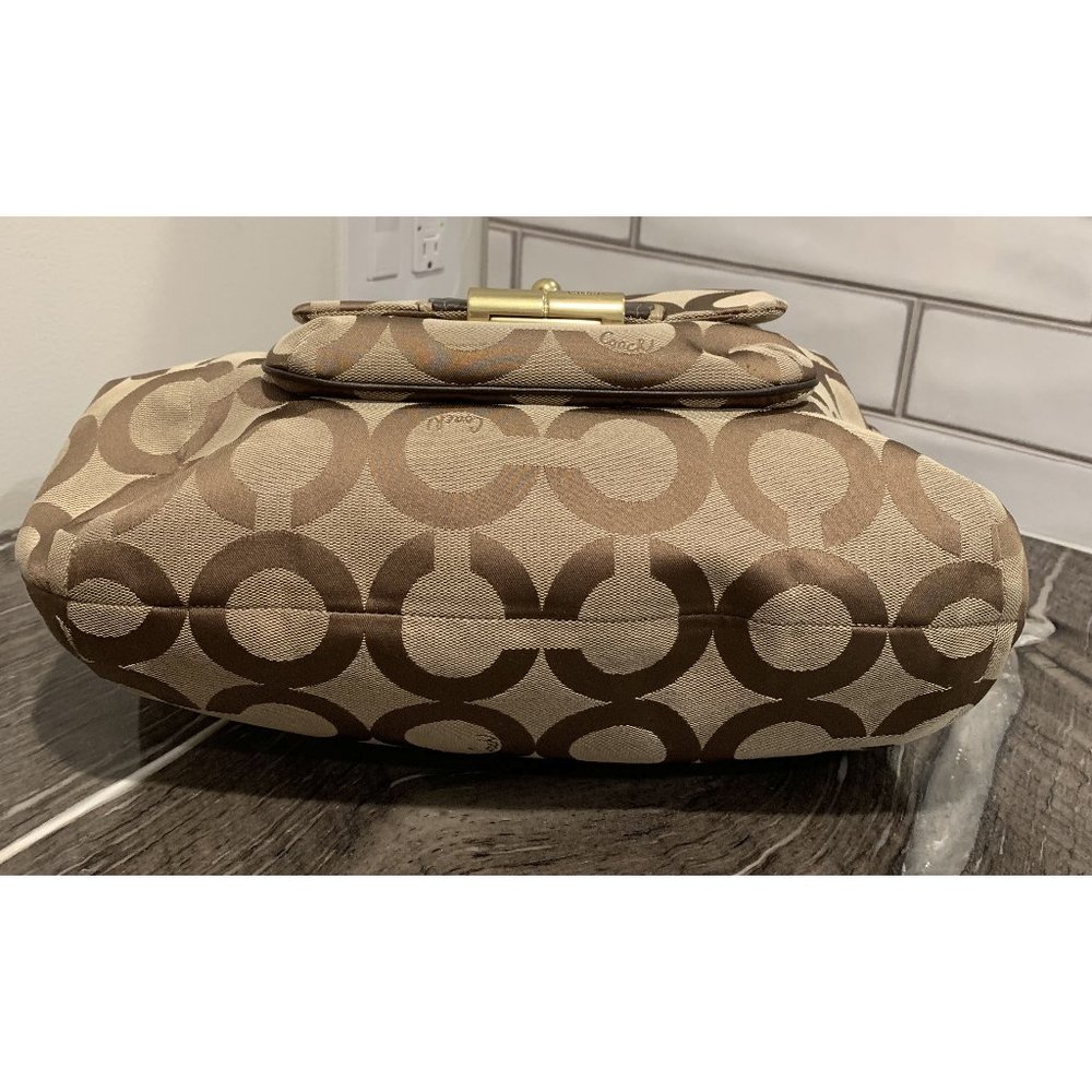Coach Hobo Bag w/front pocket - Picture 3 of 5